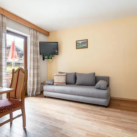 아파트 Zellner 3 *